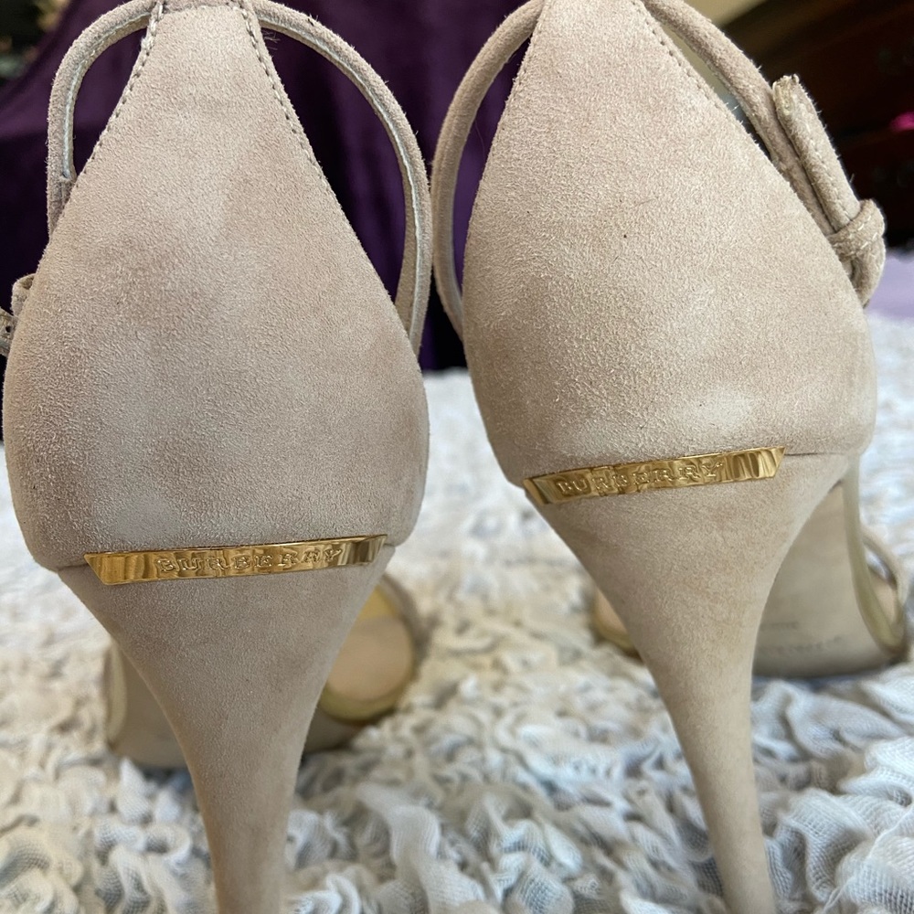 Burberry Annabel Heels - Picture 5 of 8